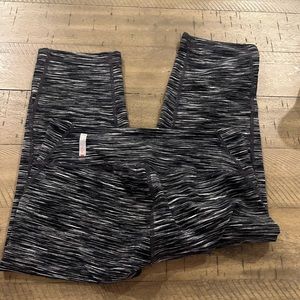 5/$10 Zella XS active leggings capri length